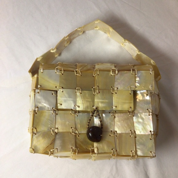 Handbags - Vintage polished shell bag